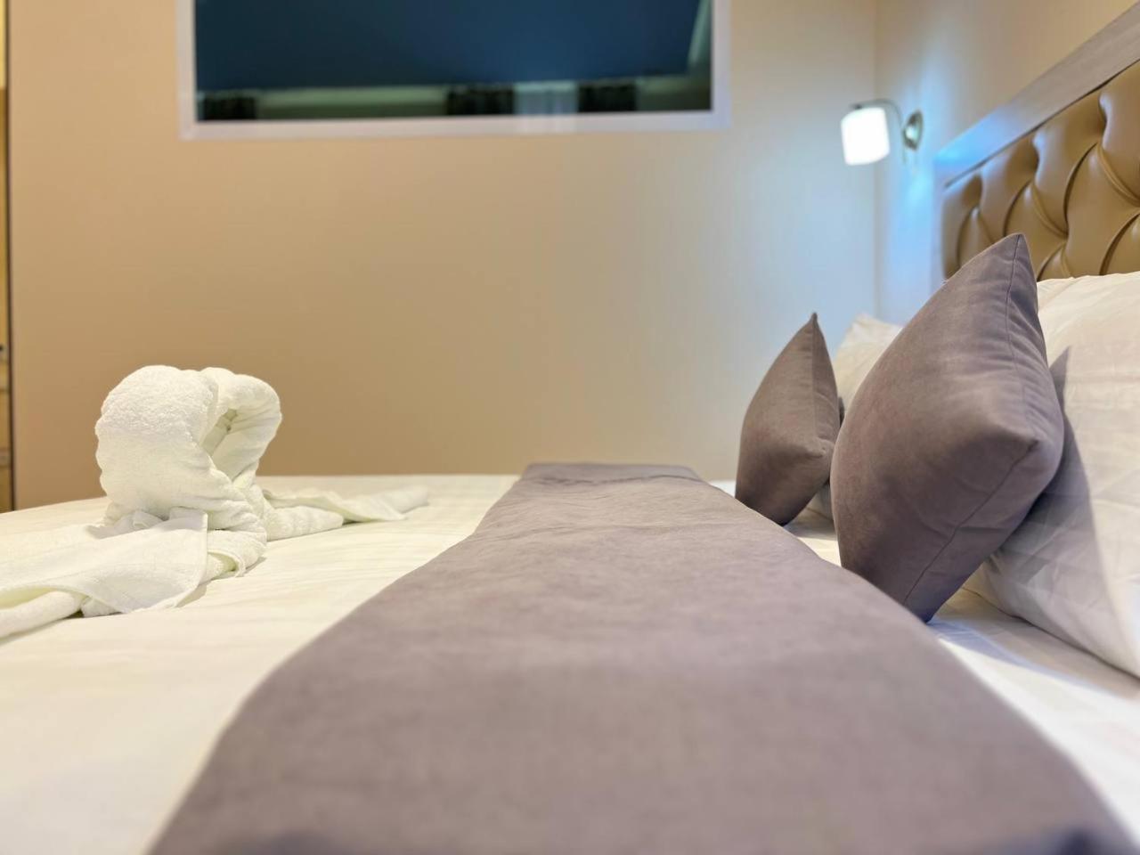 Aks Hotel Tasjkent Eksteriør bilde