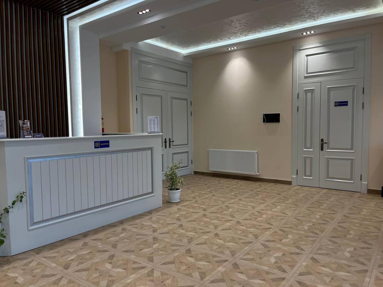 Aks Hotel Tasjkent Eksteriør bilde